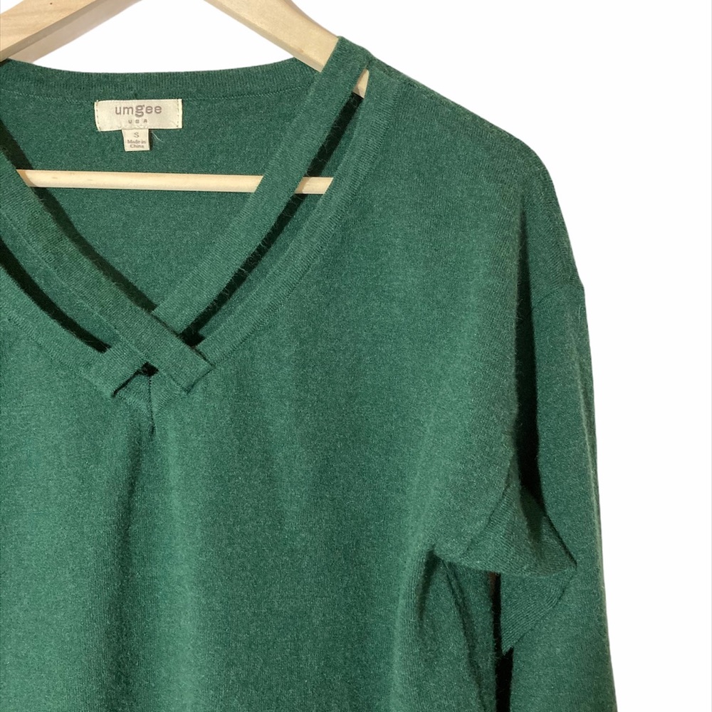 Umgee sweater size small